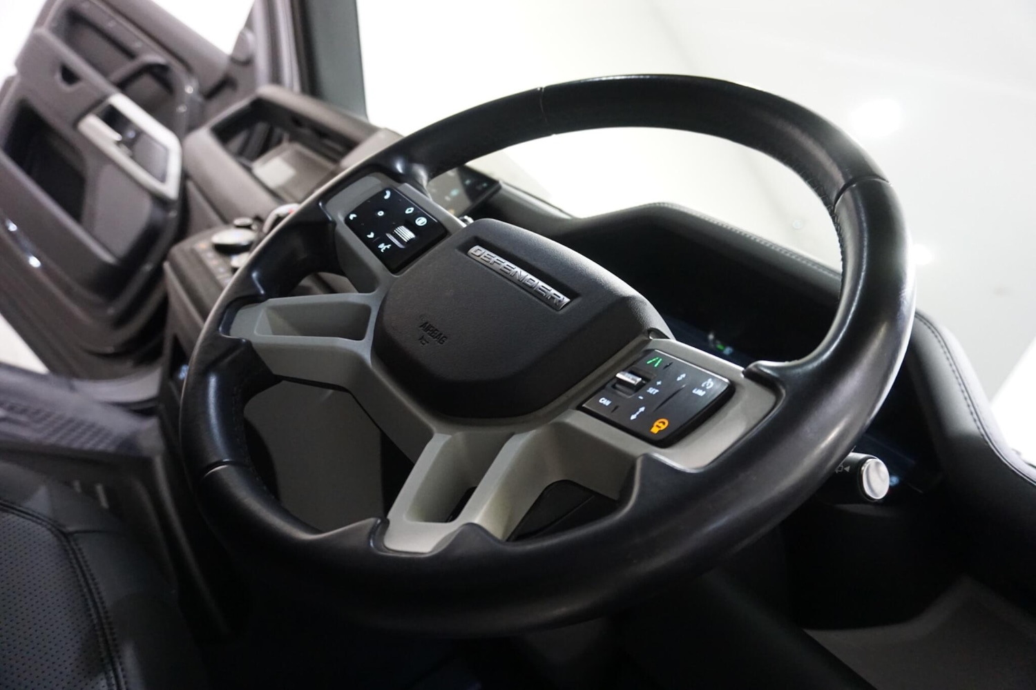 Used Land Rover Defender 110 for sale - 76989222: Photo 51