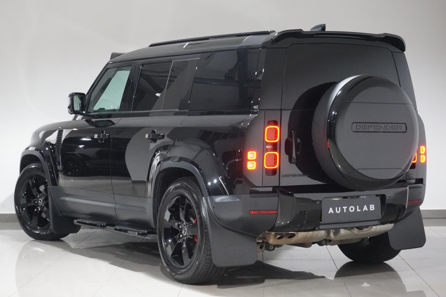 Used Land Rover Defender 110 for sale - 76989222: Photo 6