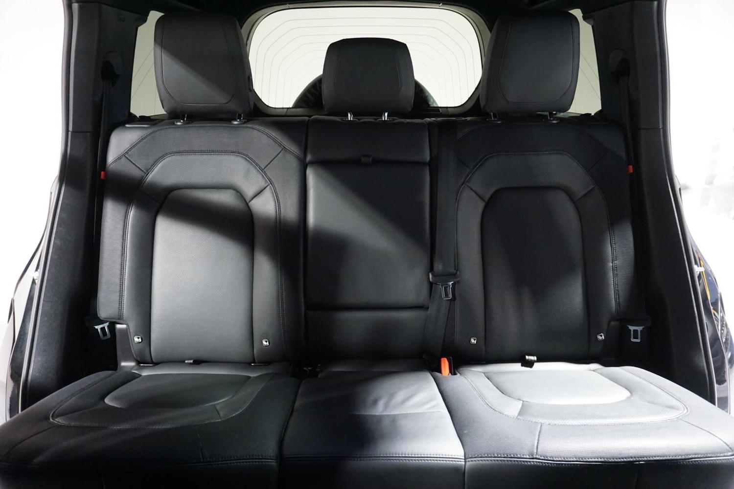 Used Land Rover Defender 110 for sale - 77015930: Photo 11