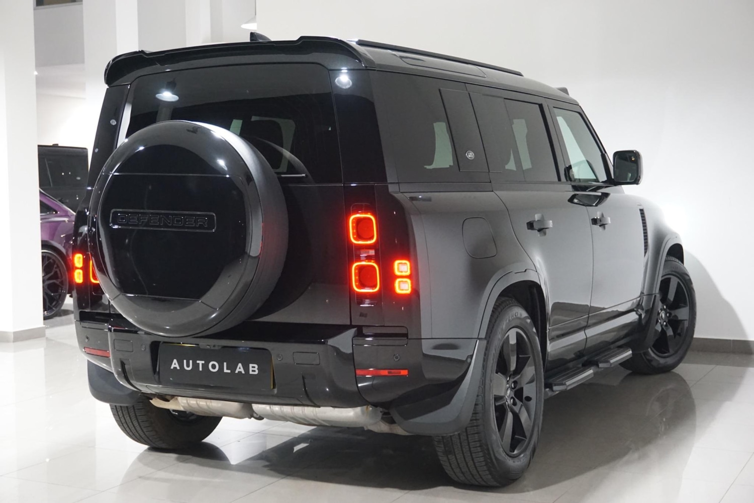 Used Land Rover Defender 110 for sale - 77015930: Photo 21