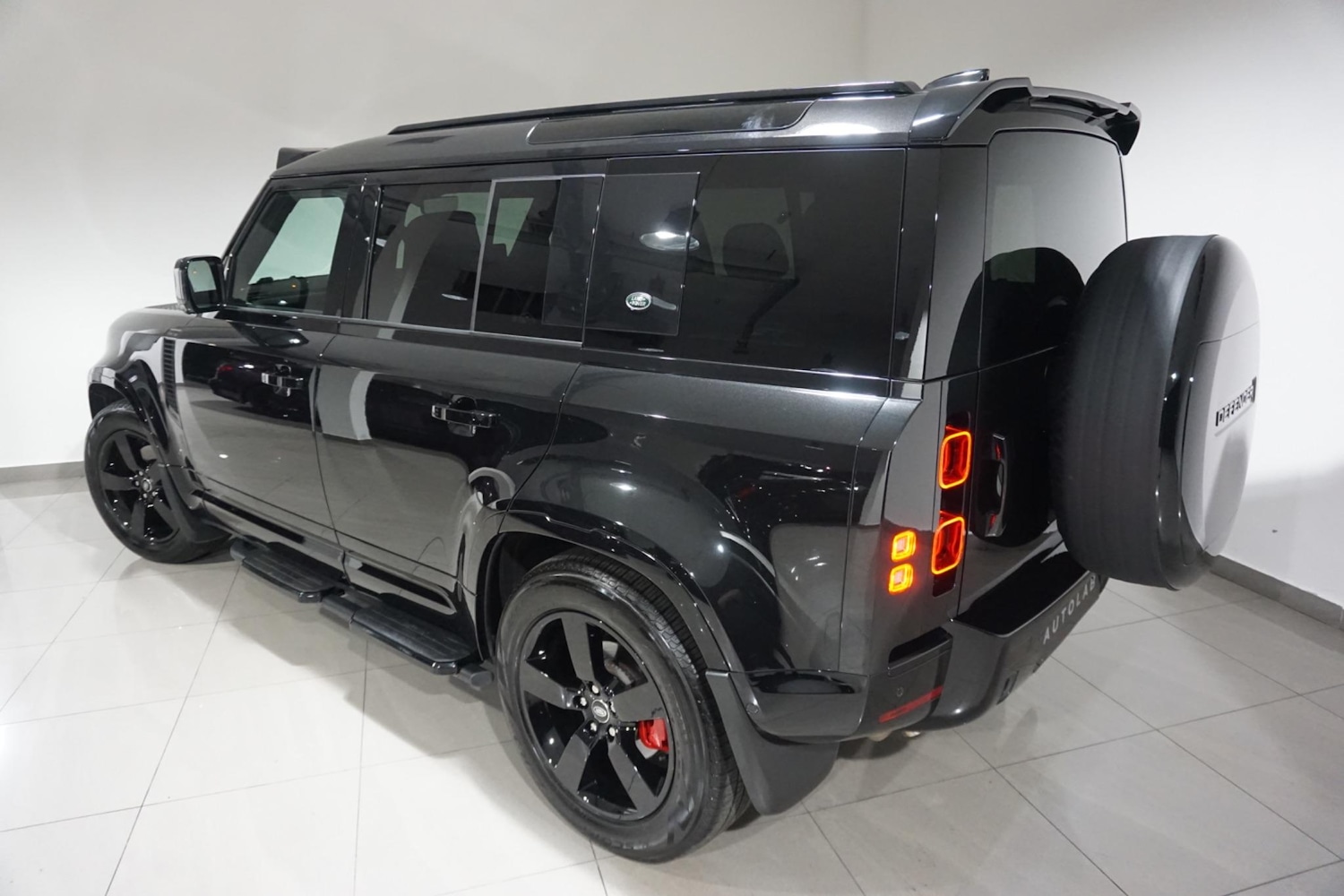 Used Land Rover Defender 110 for sale - 77015930: Photo 36