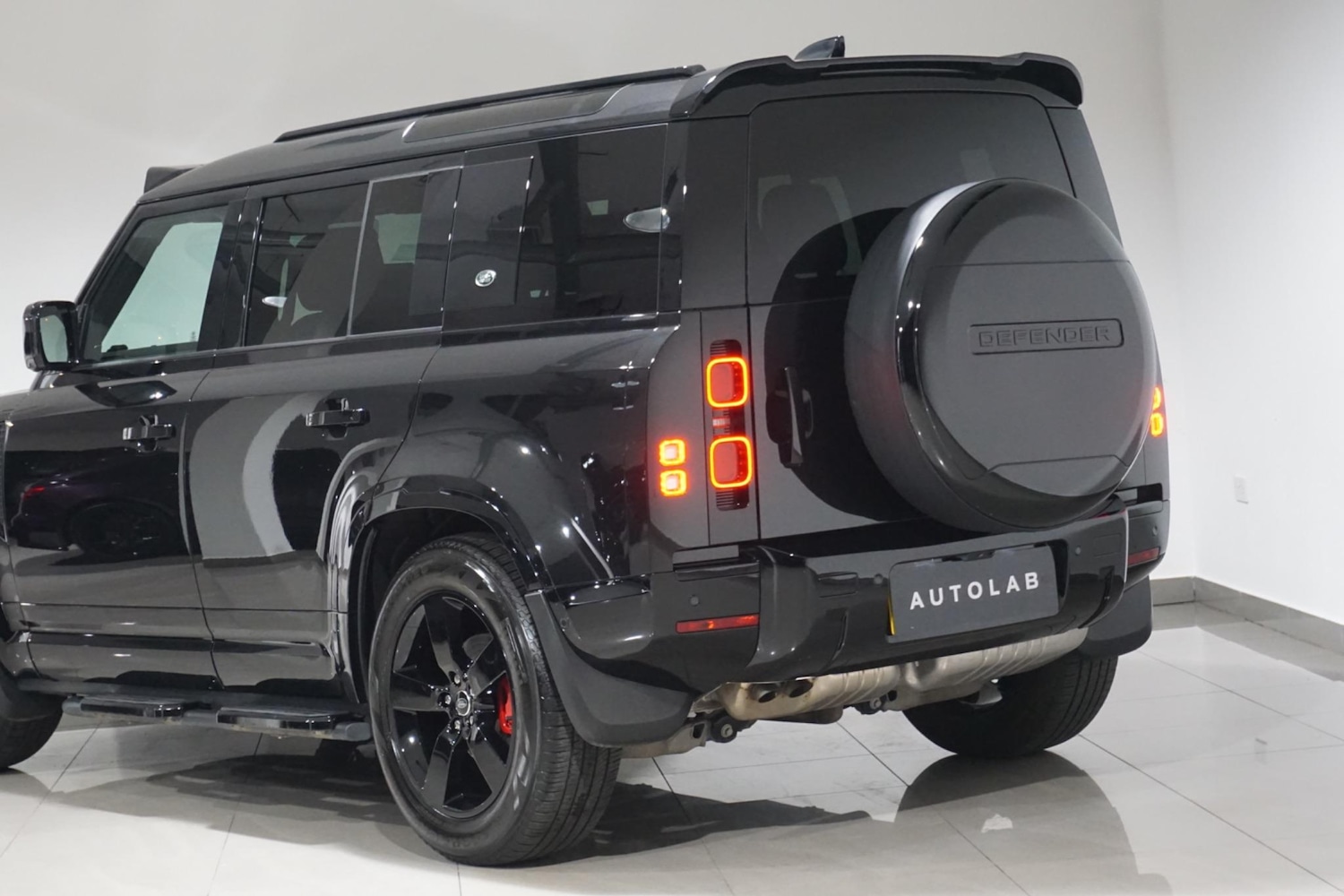 Used Land Rover Defender 110 for sale - 77015930: Photo 40