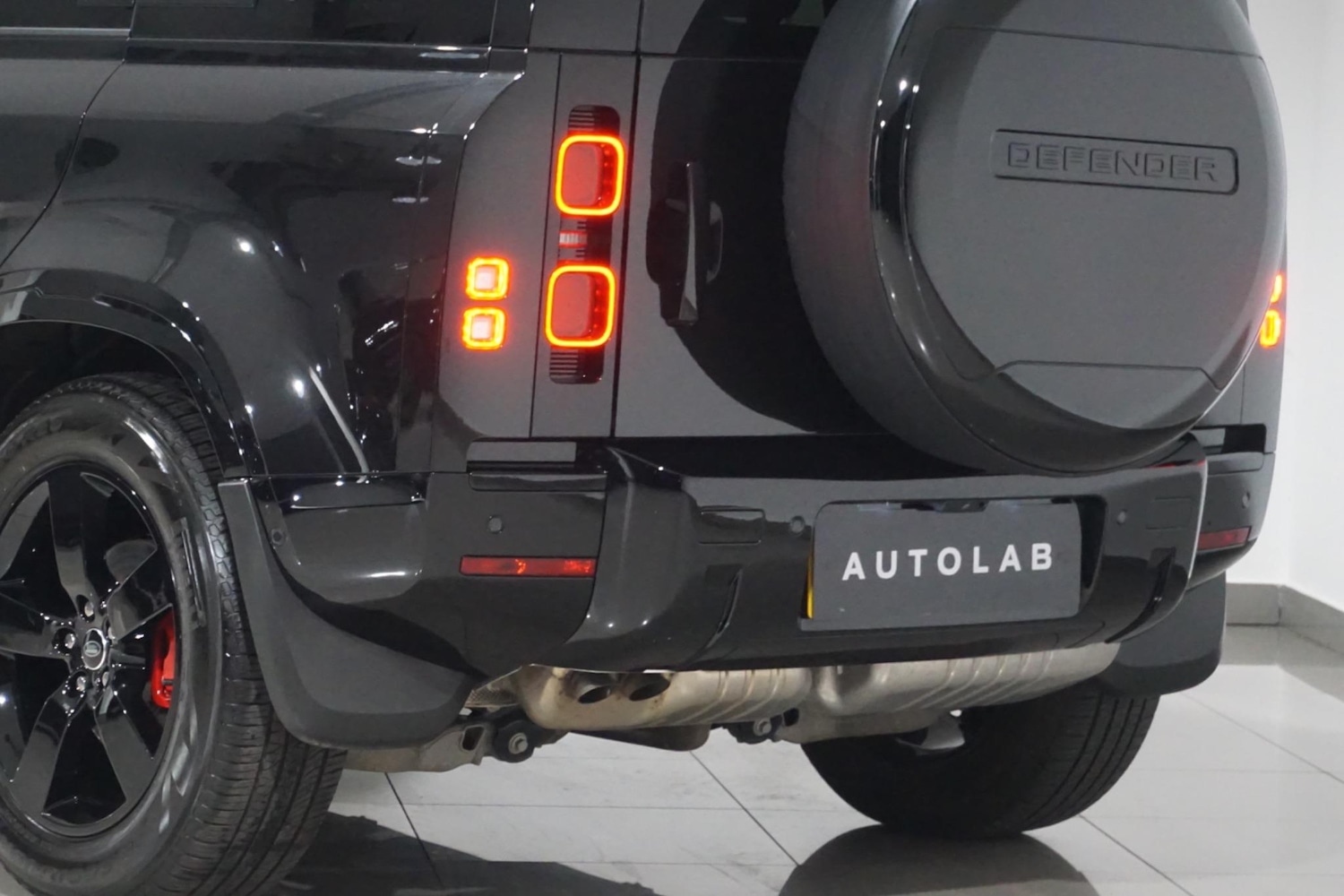 Used Land Rover Defender 110 for sale - 77015930: Photo 44