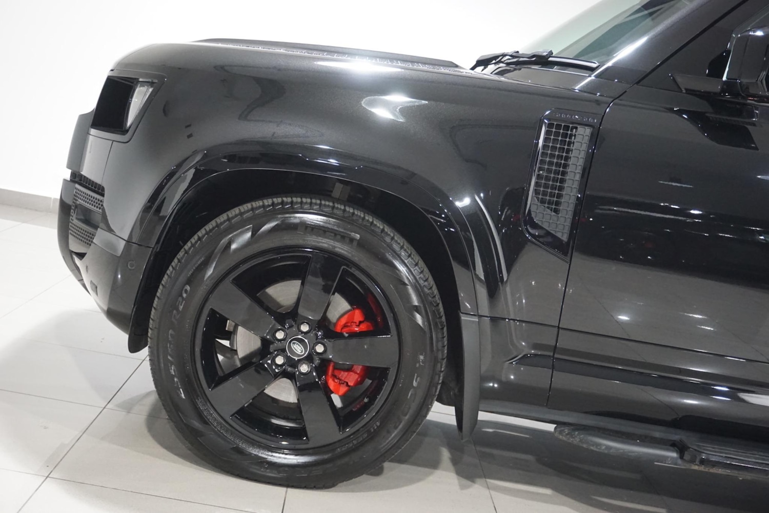 Used Land Rover Defender 110 for sale - 77015930: Photo 47