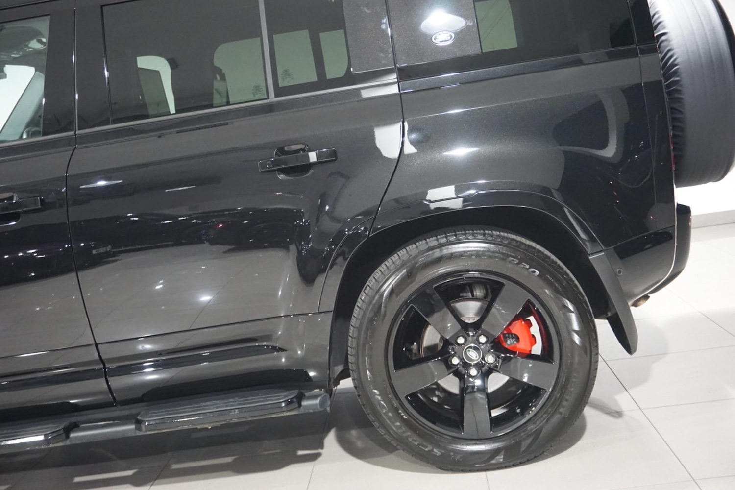 Used Land Rover Defender 110 for sale - 77015930: Photo 48