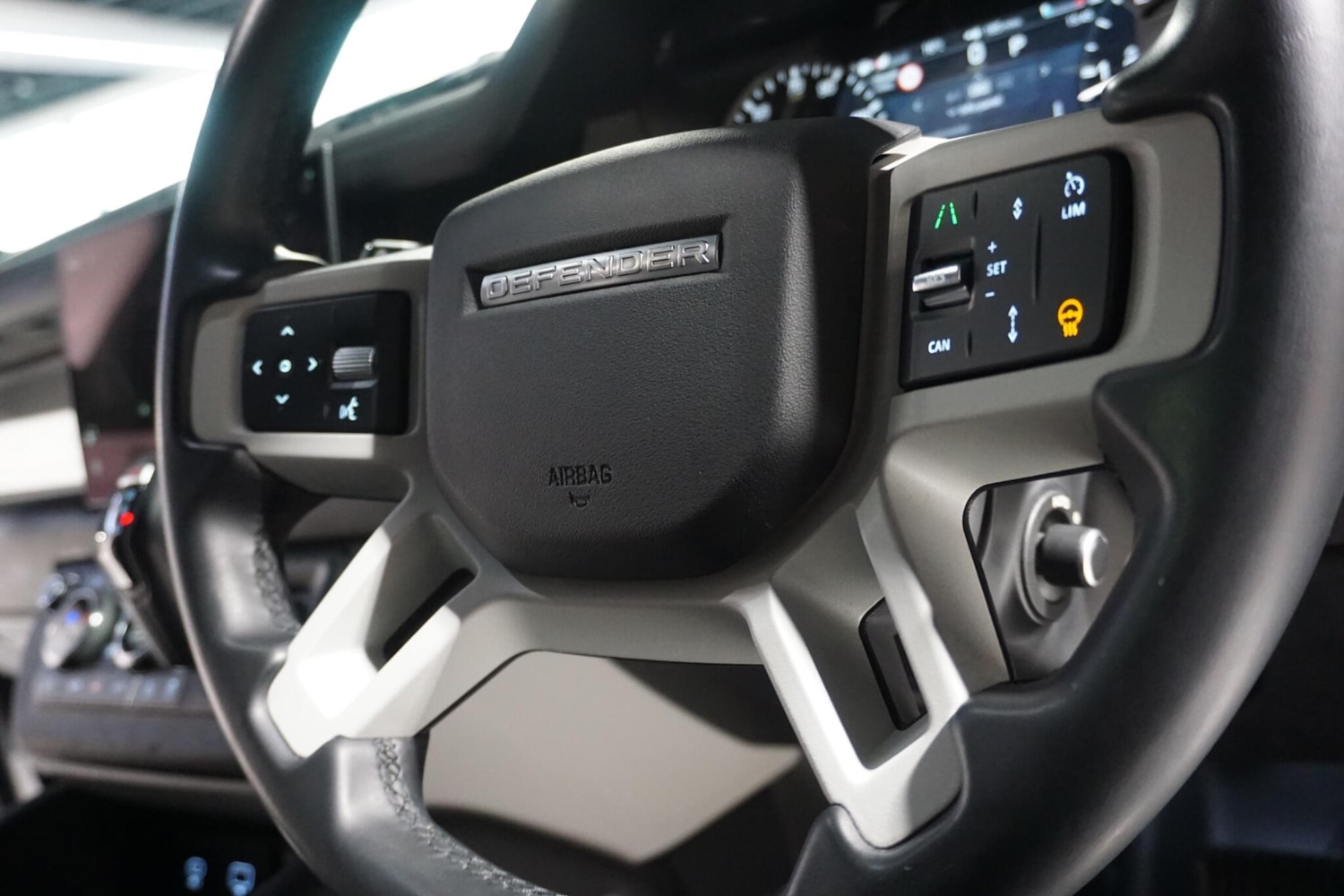 Used Land Rover Defender 110 for sale - 77015930: Photo 57