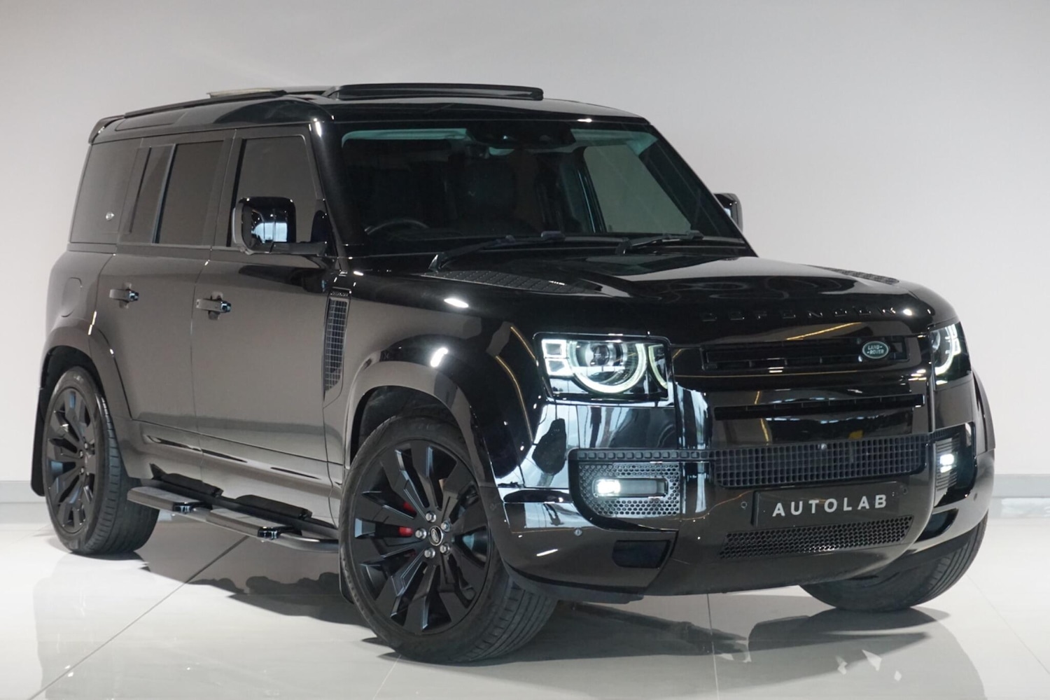 Used Land Rover Defender 110 for sale - 77670506: Photo 1