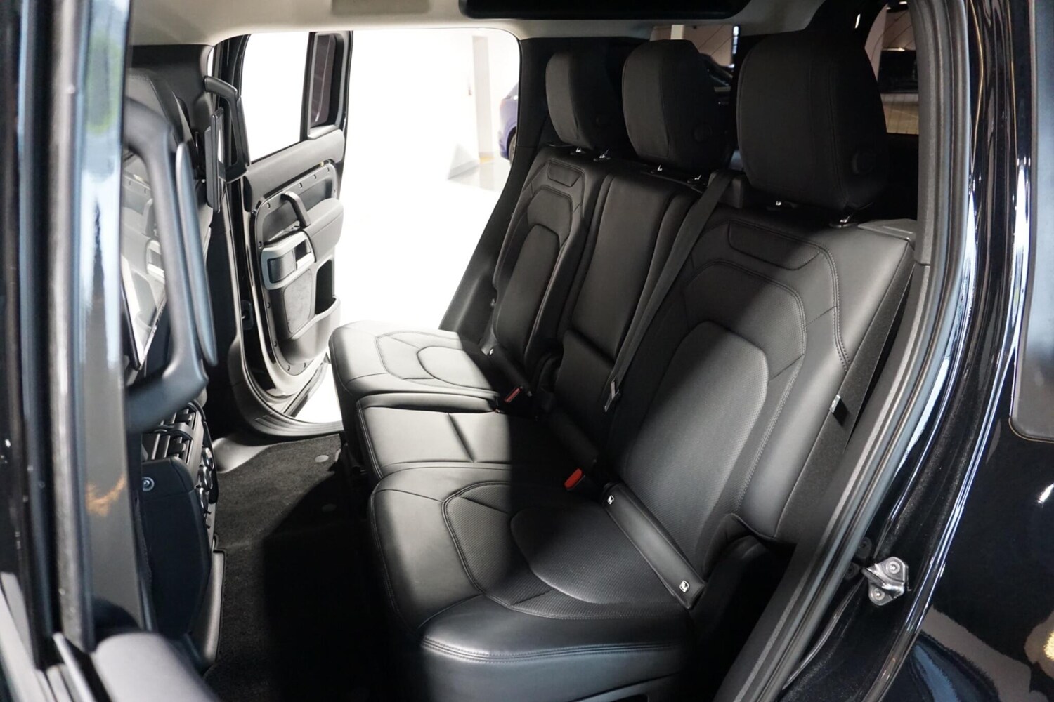 Used Land Rover Defender 110 for sale - 77670506: Photo 16