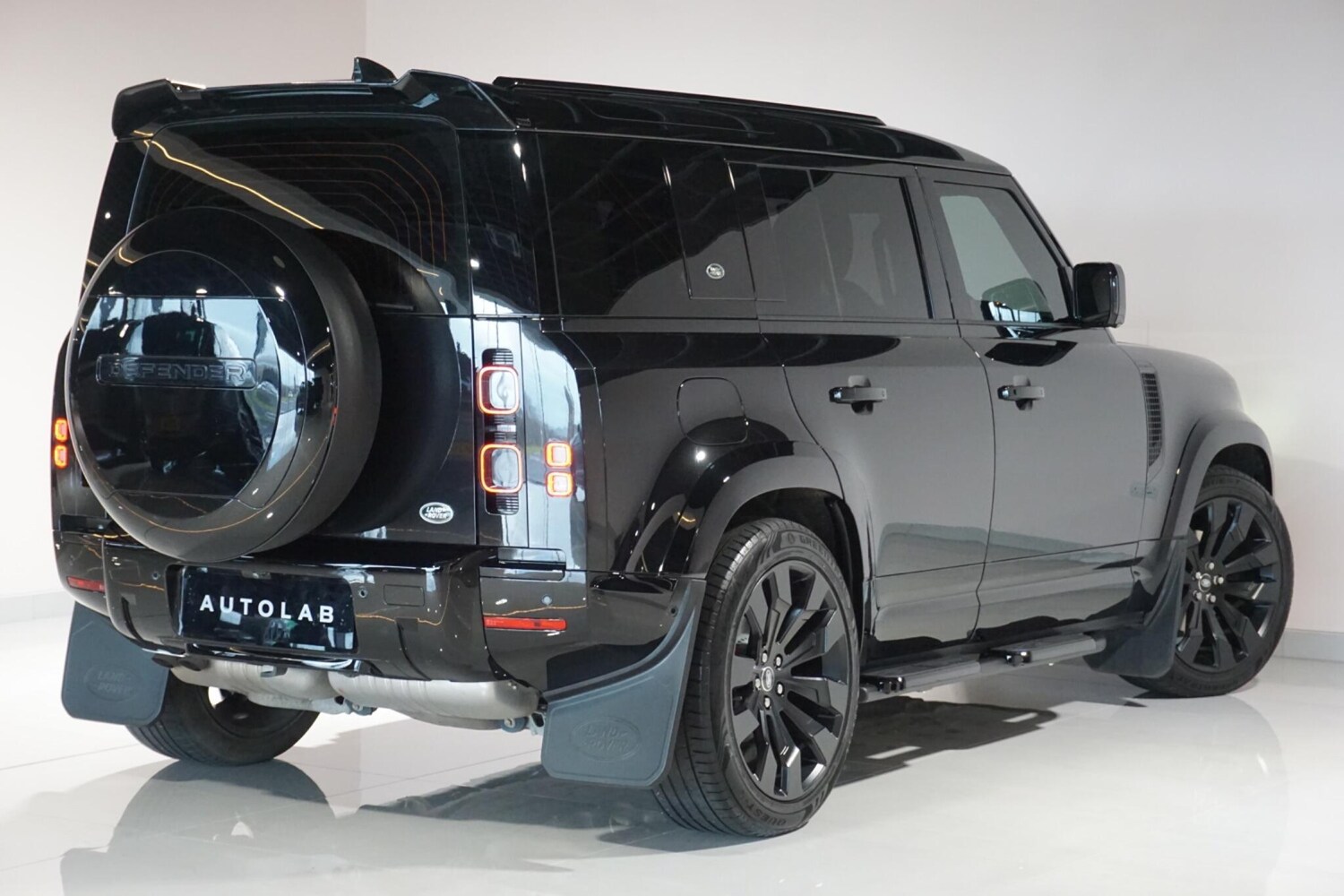 Used Land Rover Defender 110 for sale - 77670506: Photo 24