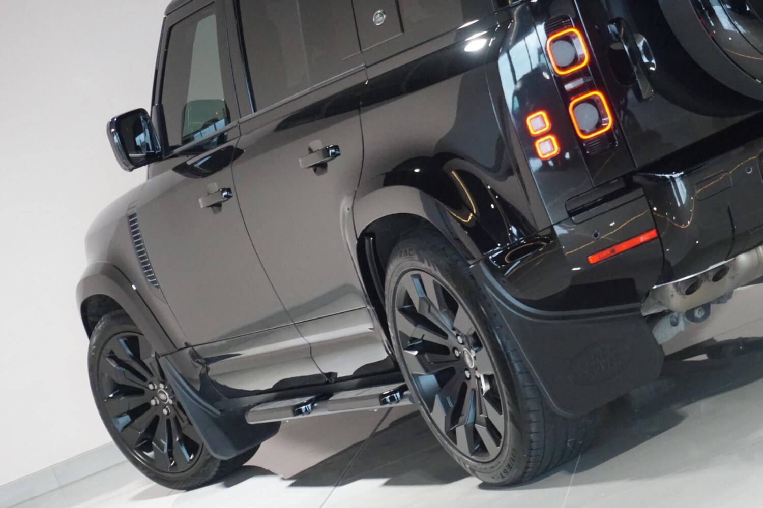 Used Land Rover Defender 110 for sale - 77670506: Photo 45