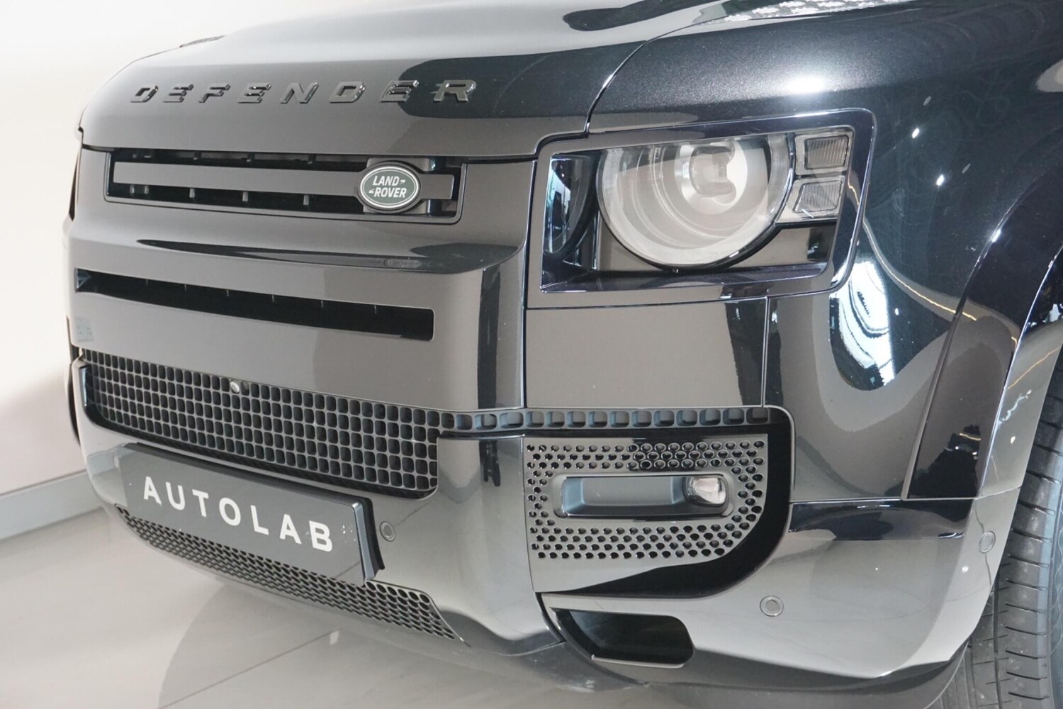 Used Land Rover Defender 110 for sale - 77670506: Photo 70