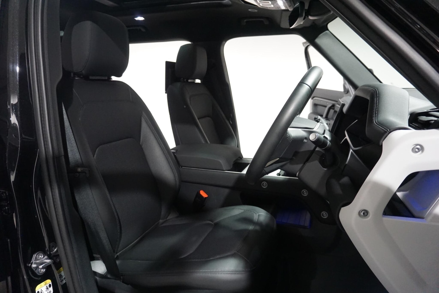 Used Land Rover Defender 2024 for sale - 76473599: Photo 13