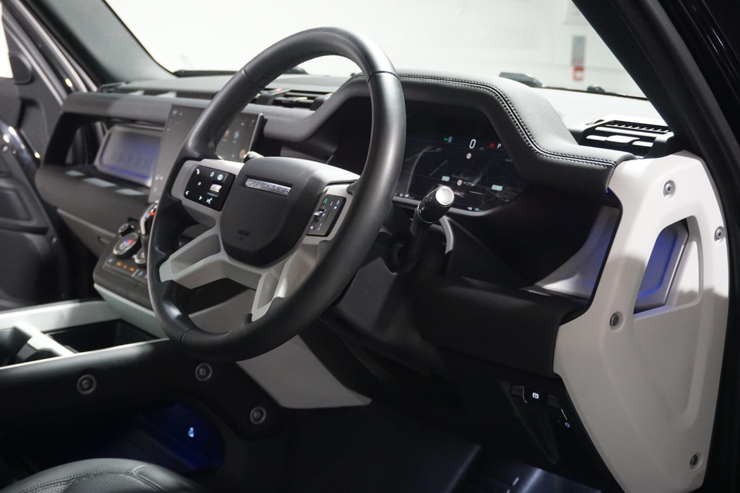 Used Land Rover Defender 2024 for sale - 76473599: Photo 14