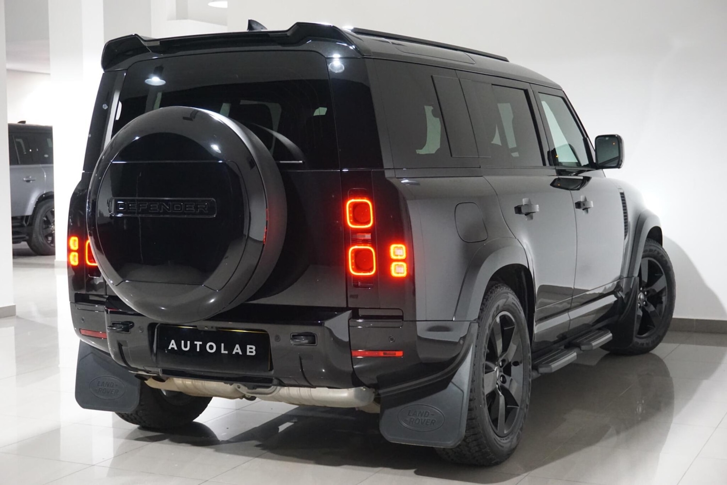 Used Land Rover Defender 2024 for sale - 76473599: Photo 24