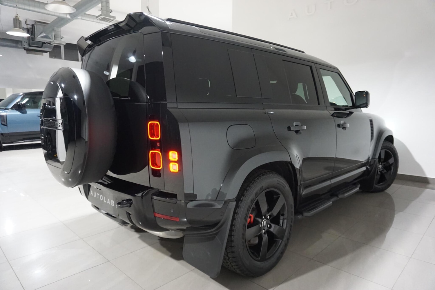 Used Land Rover Defender 2024 for sale - 76473599: Photo 30