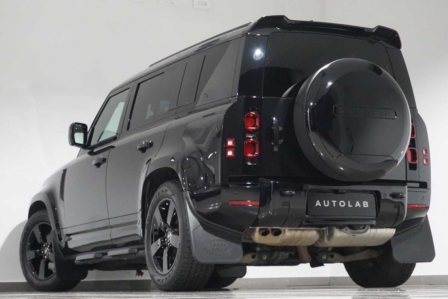 Used Land Rover Defender 2024 for sale - 76473599: Photo 32