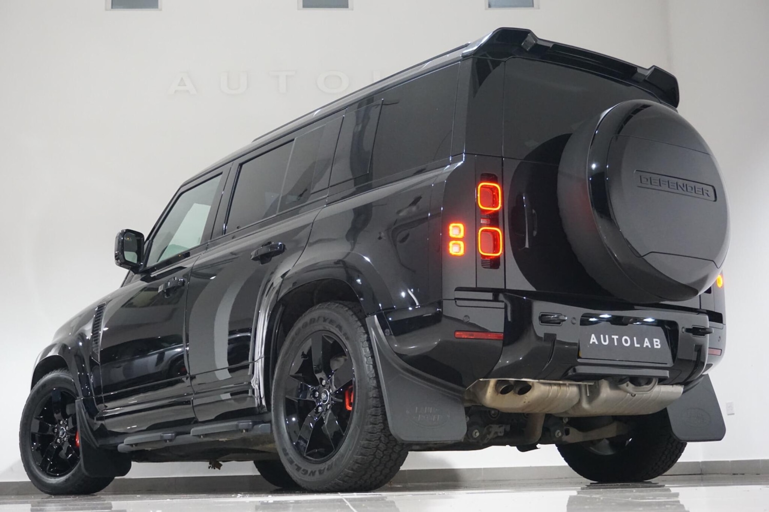 Used Land Rover Defender 2024 for sale - 76473599: Photo 37