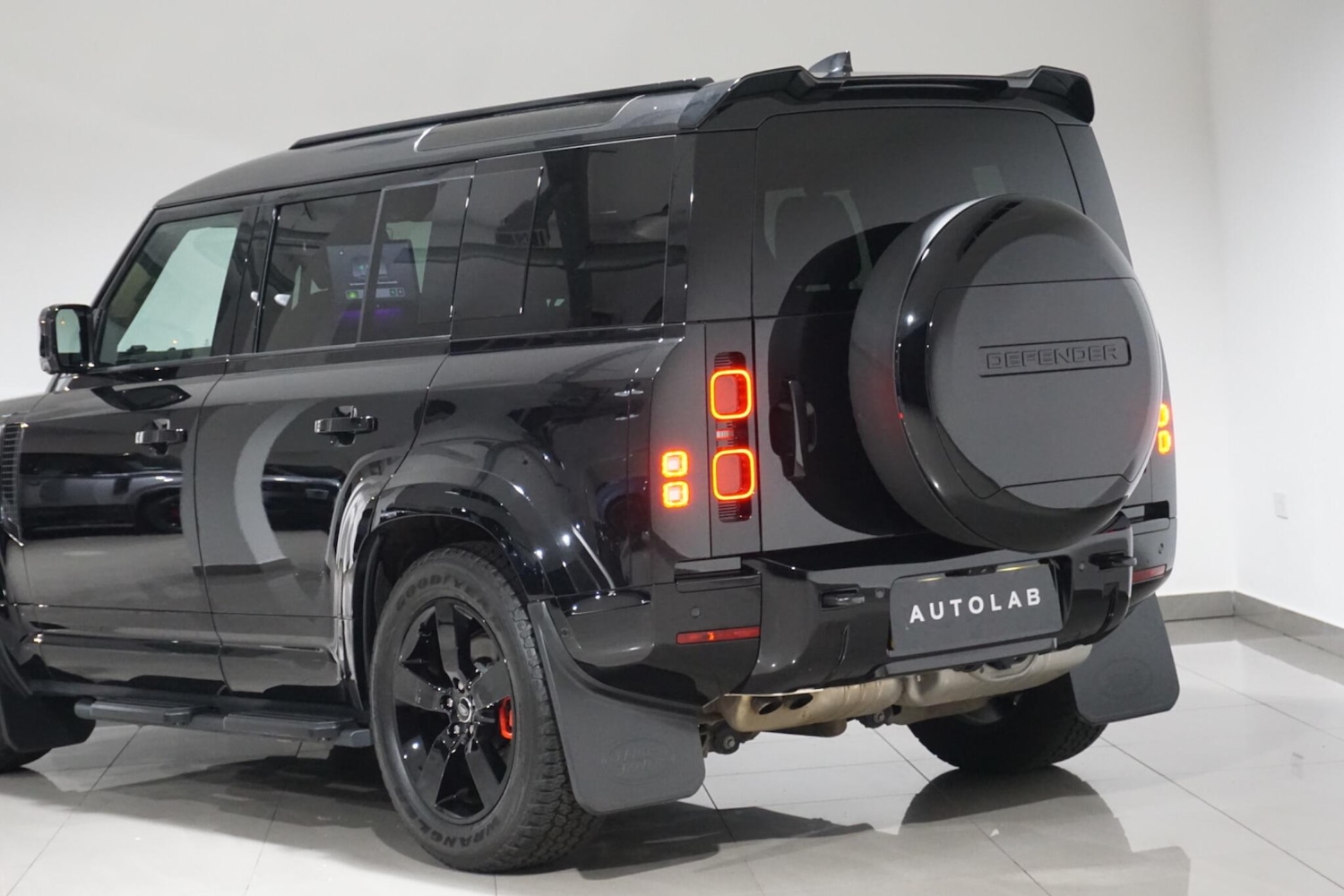 Used Land Rover Defender 2024 for sale - 76473599: Photo 43