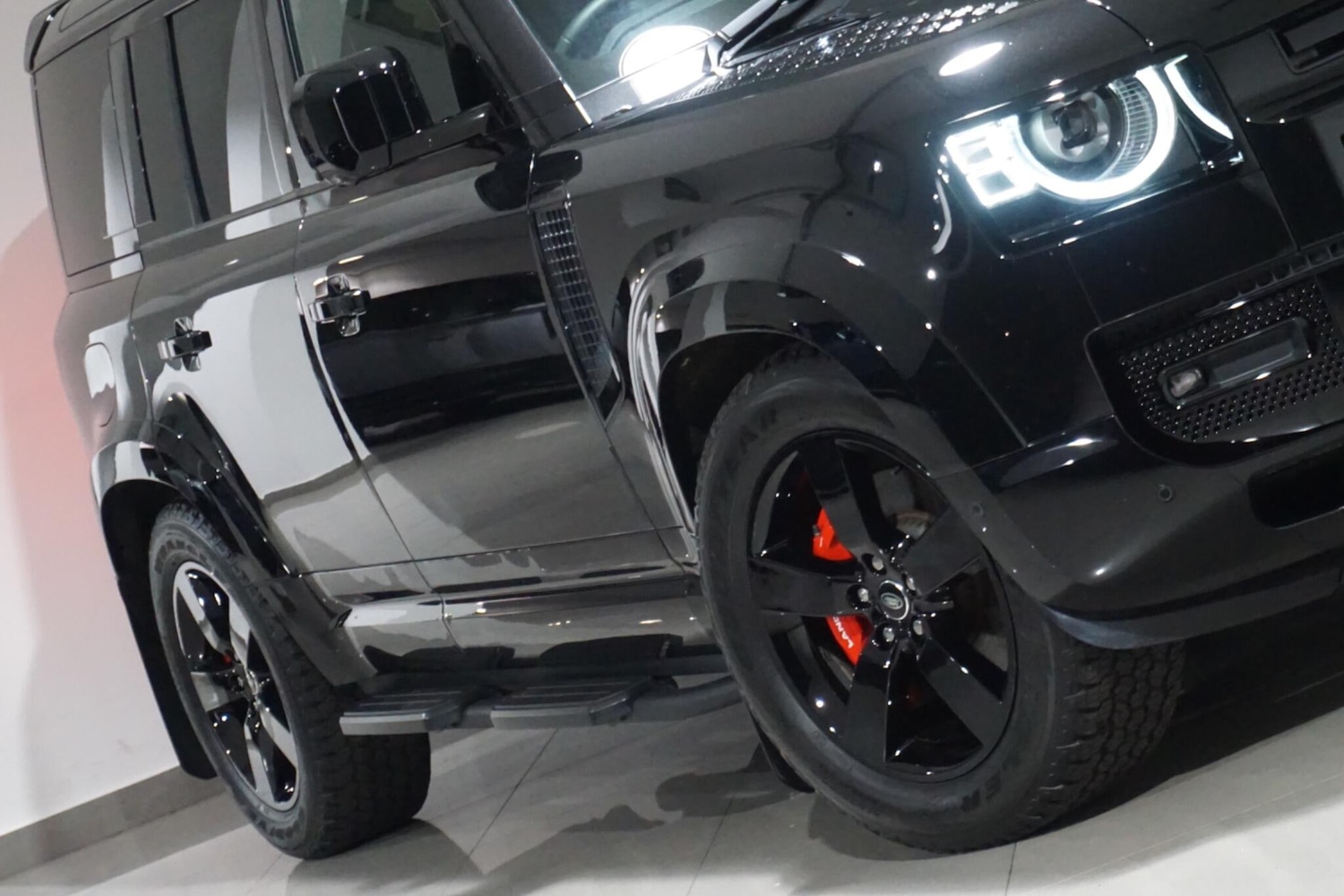 Used Land Rover Defender 2024 for sale - 76473599: Photo 44