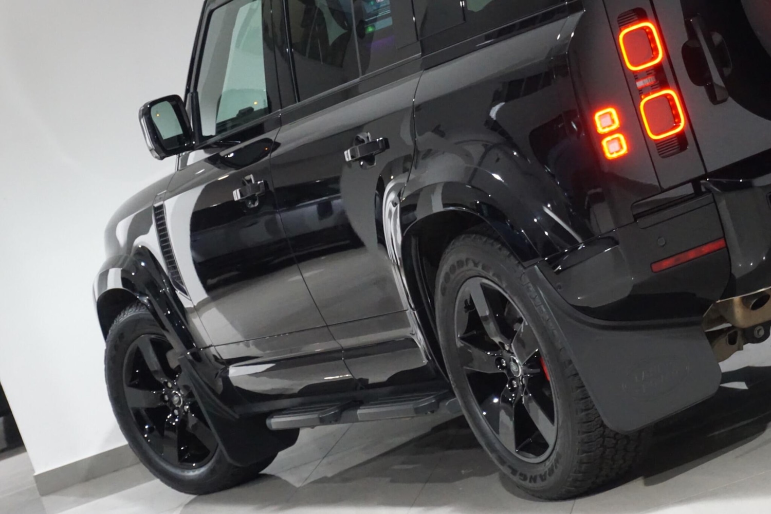 Used Land Rover Defender 2024 for sale - 76473599: Photo 45