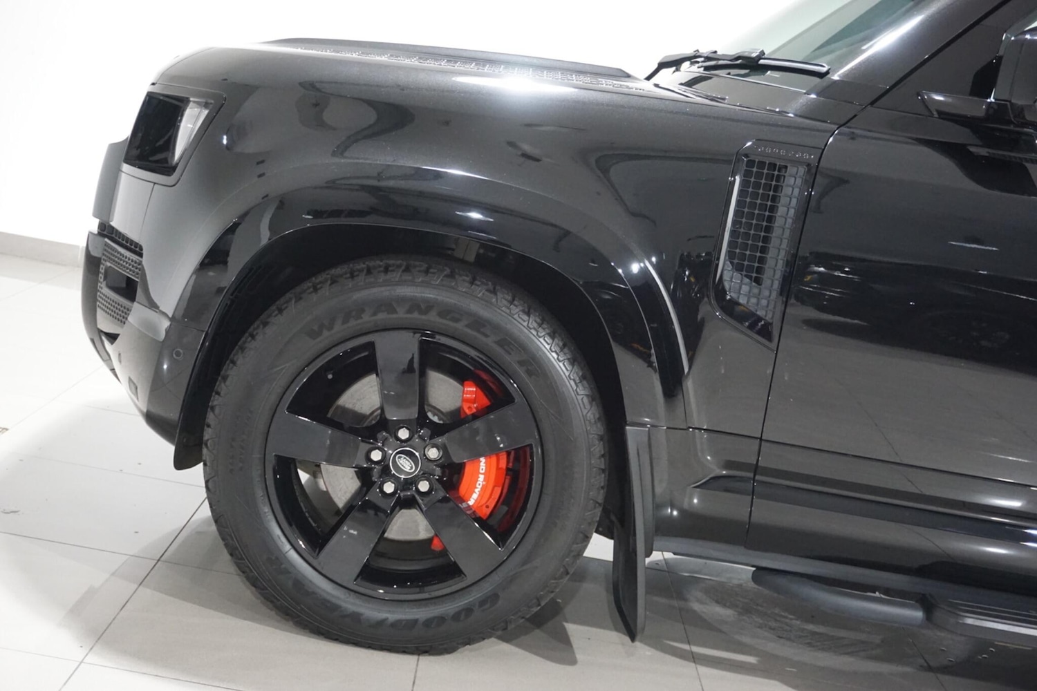 Used Land Rover Defender 2024 for sale - 76473599: Photo 50