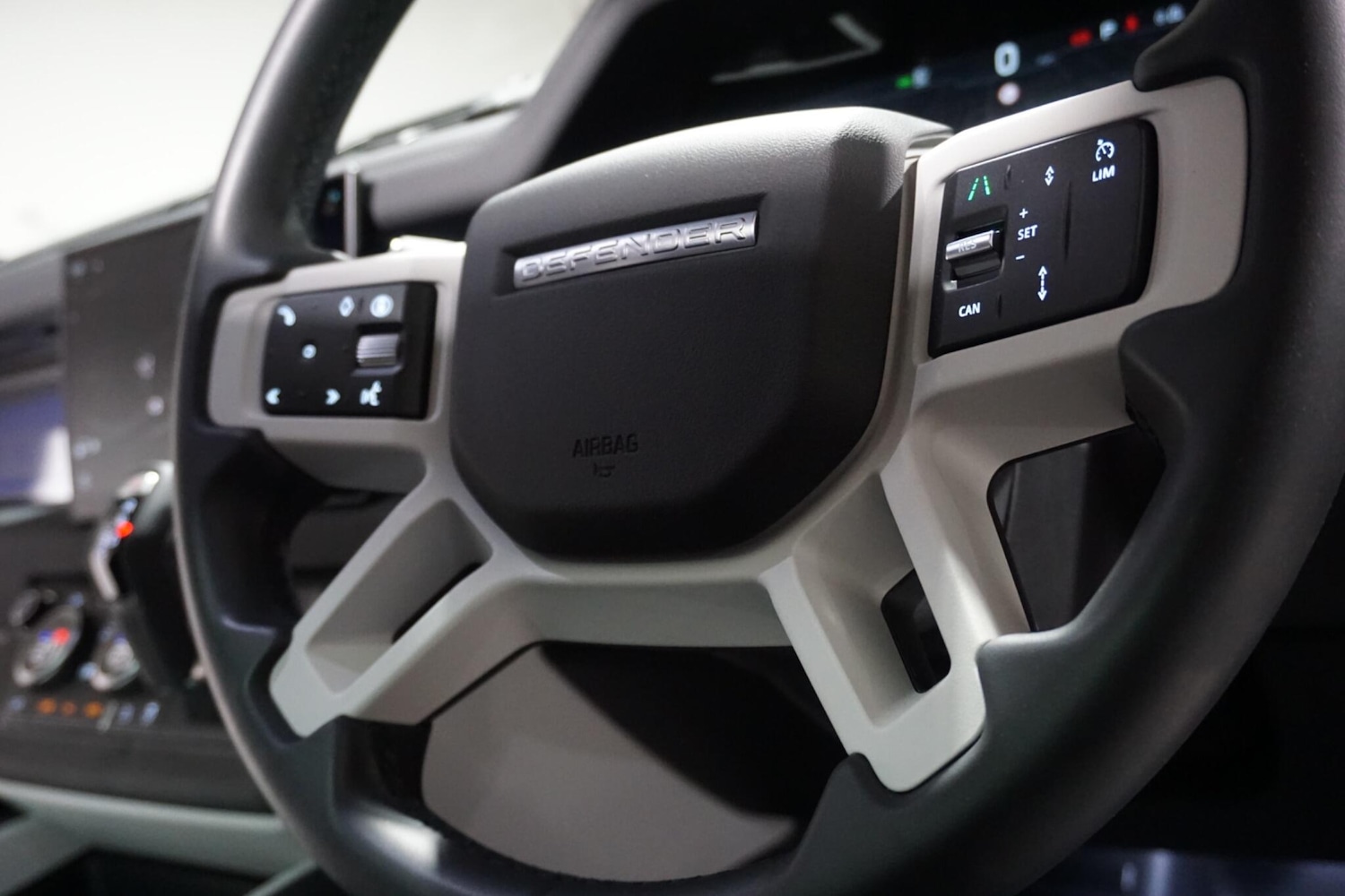 Used Land Rover Defender 2024 for sale - 76473599: Photo 60