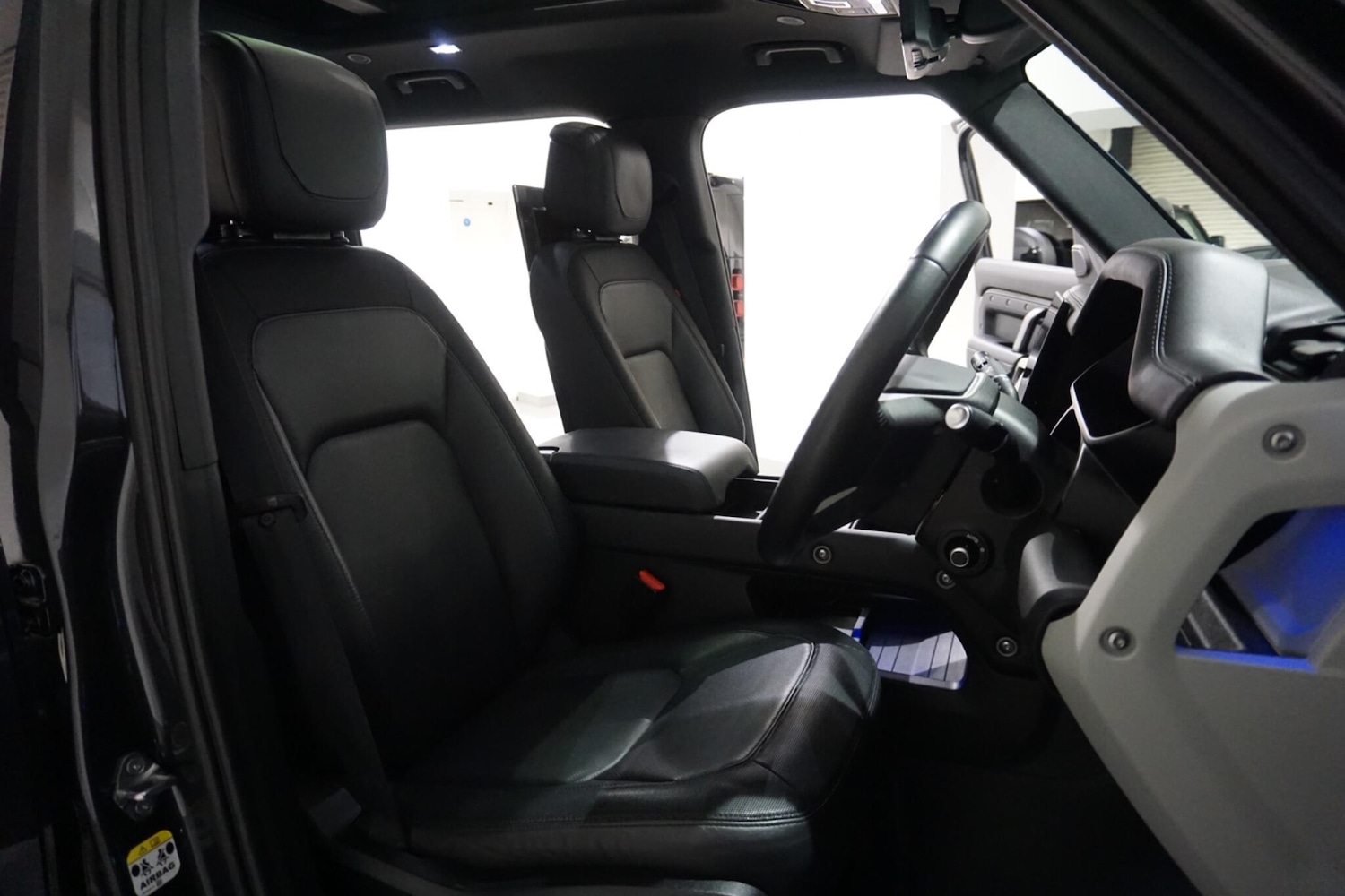 Used Land Rover Defender 110 2023 for sale - 76012444: Photo 10