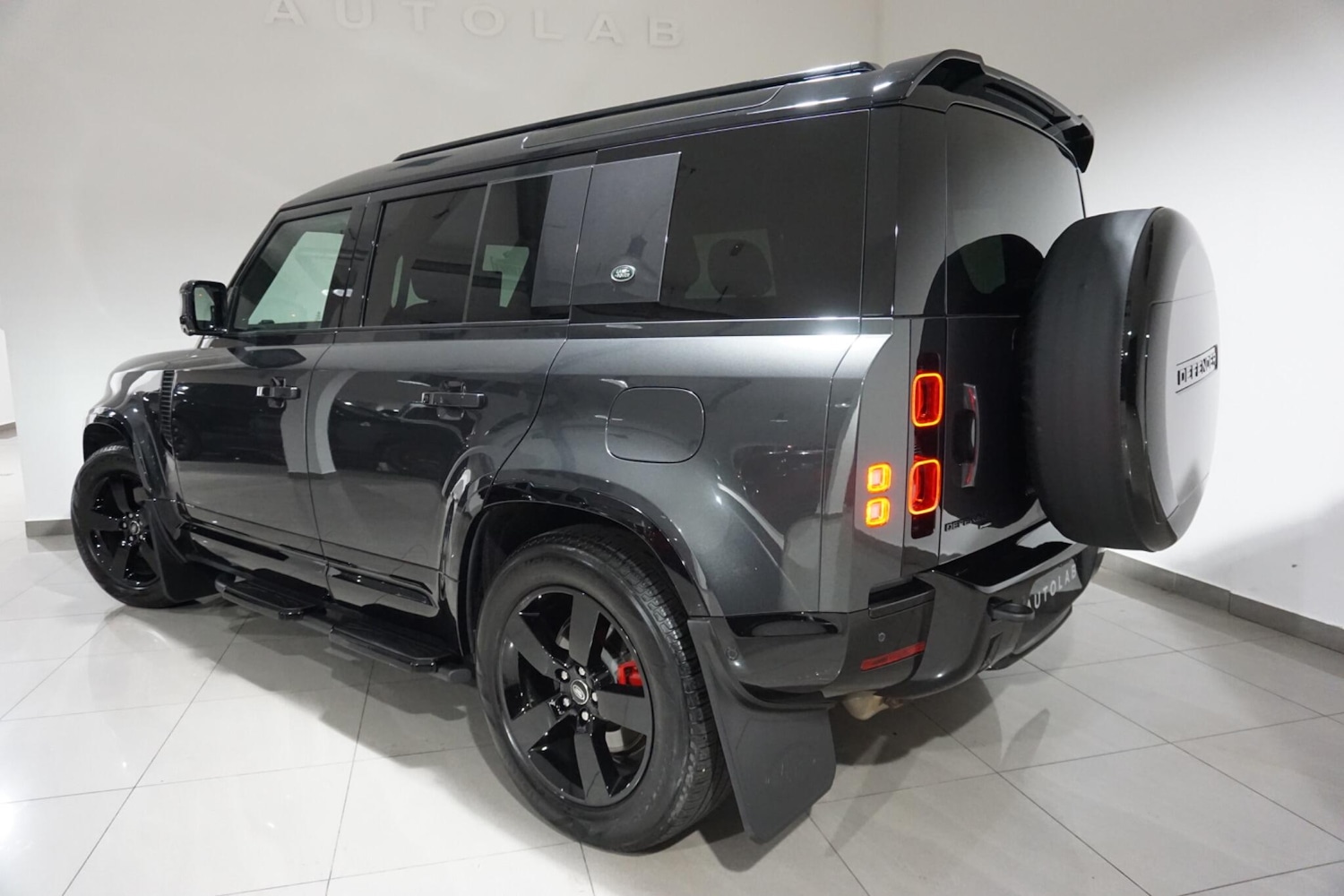 Used Land Rover Defender 110 2023 for sale - 76012444: Photo 25