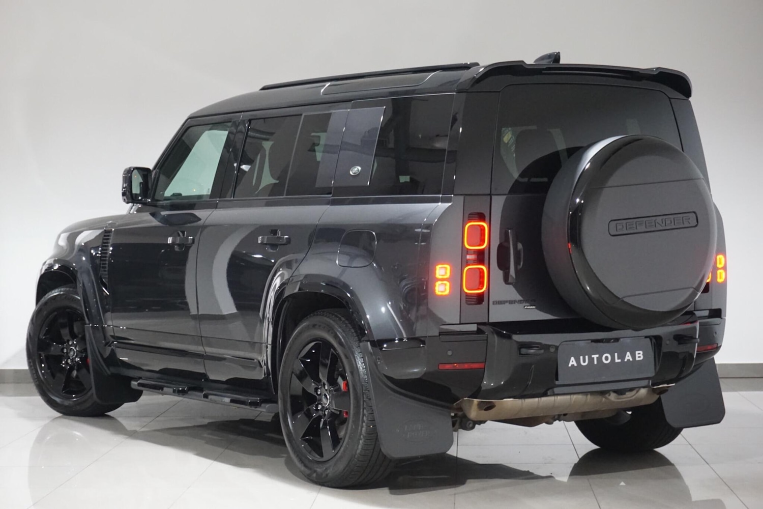 Used Land Rover Defender 110 2023 for sale - 76012444: Photo 3