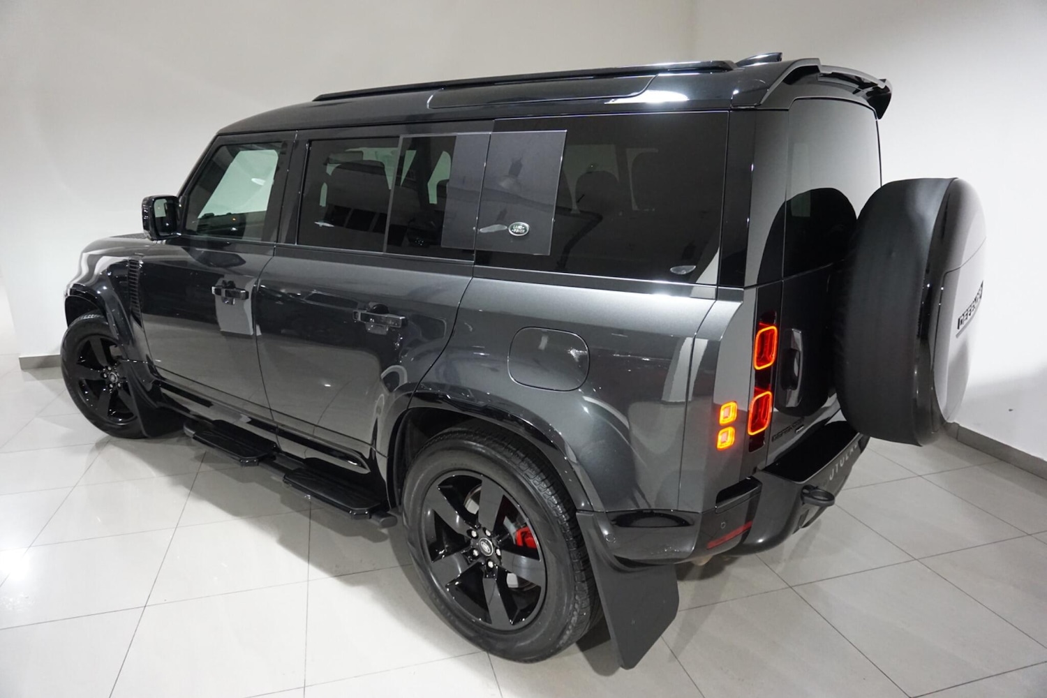 Used Land Rover Defender 110 2023 for sale - 76012444: Photo 36