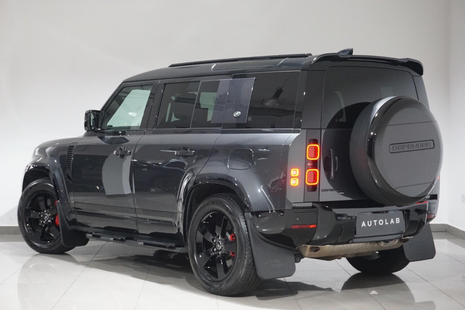 Used Land Rover Defender 110 2023 for sale - 76012444: Photo 38