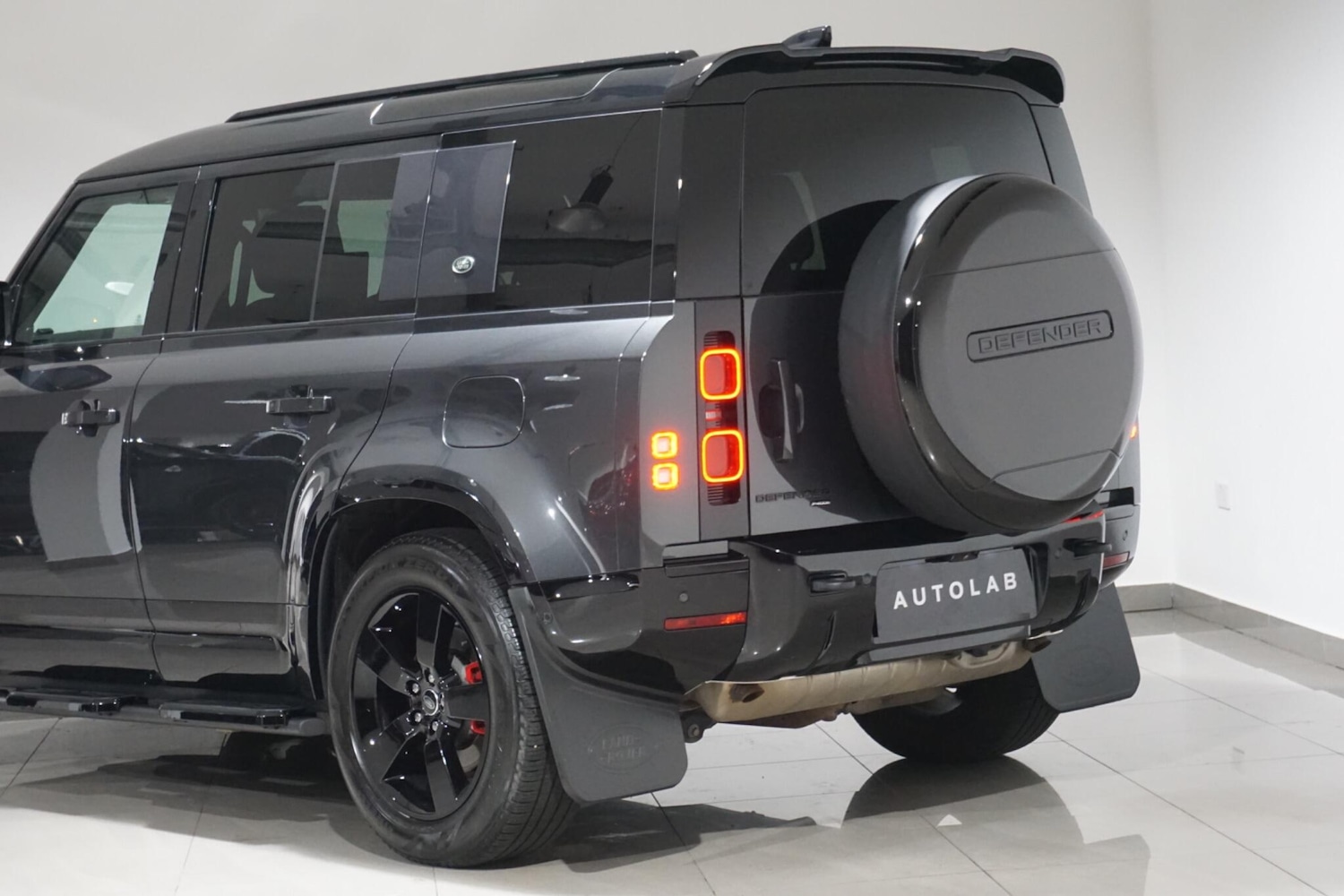 Used Land Rover Defender 110 2023 for sale - 76012444: Photo 40