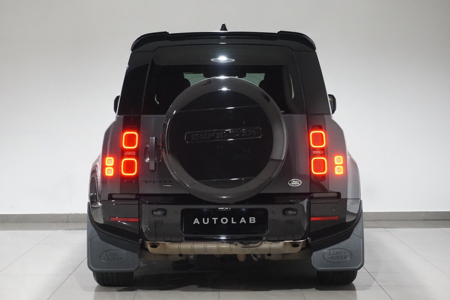 Used Land Rover Defender 110 2023 for sale - 76012444: Photo 5