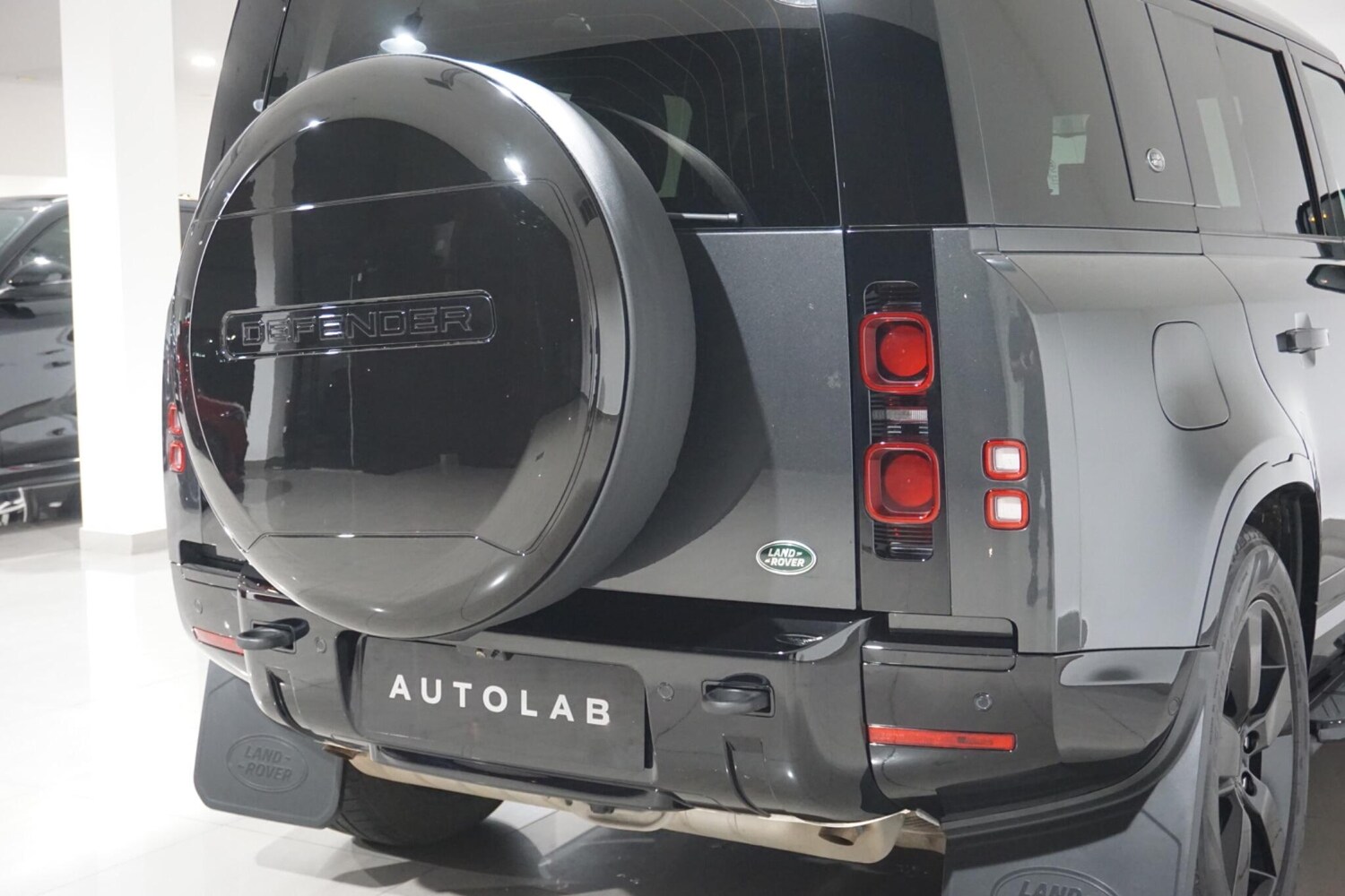 Used Land Rover Defender 110 2023 for sale - 76012444: Photo 64