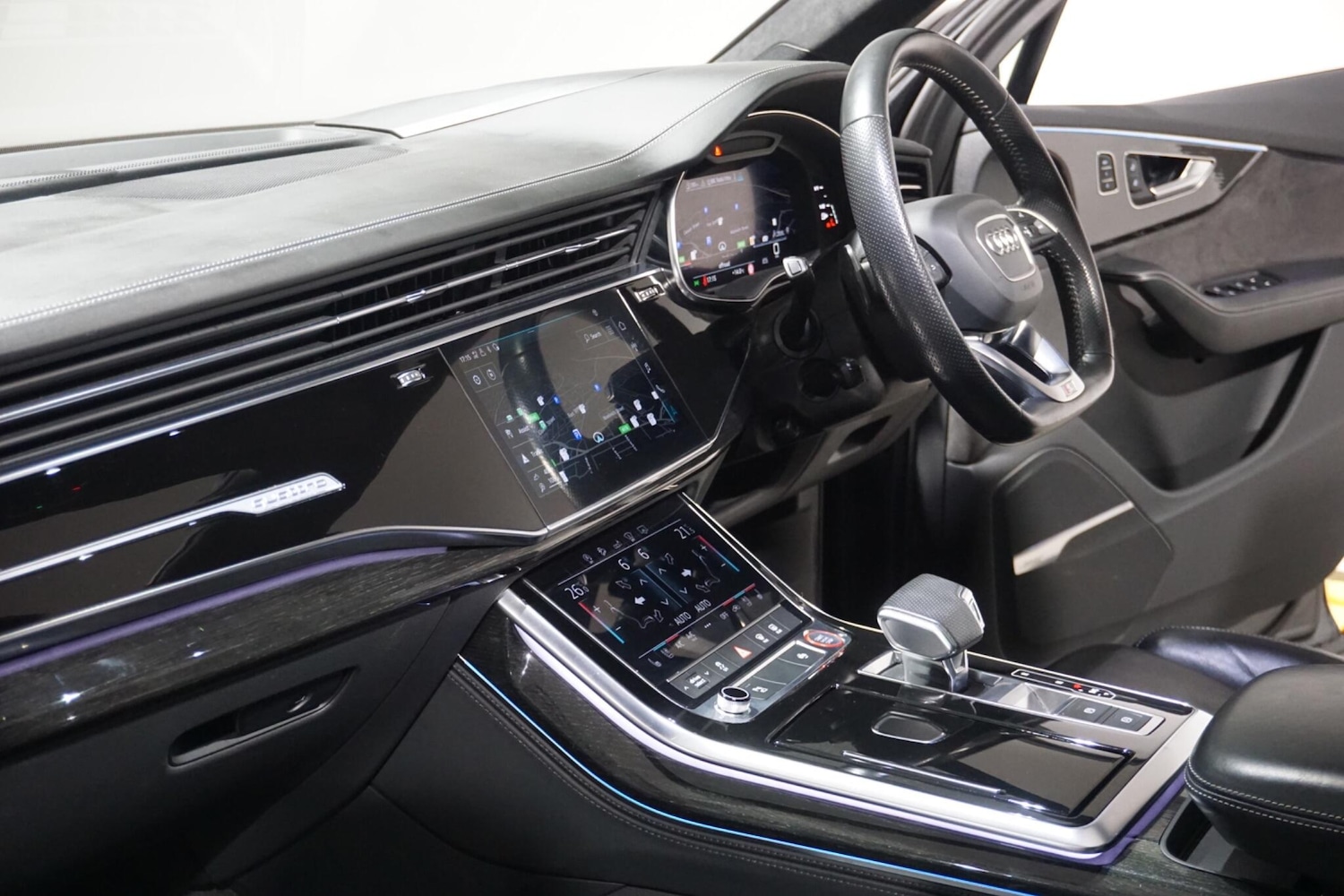 Used Audi SQ7 2020 for sale - 76537670: Photo 59