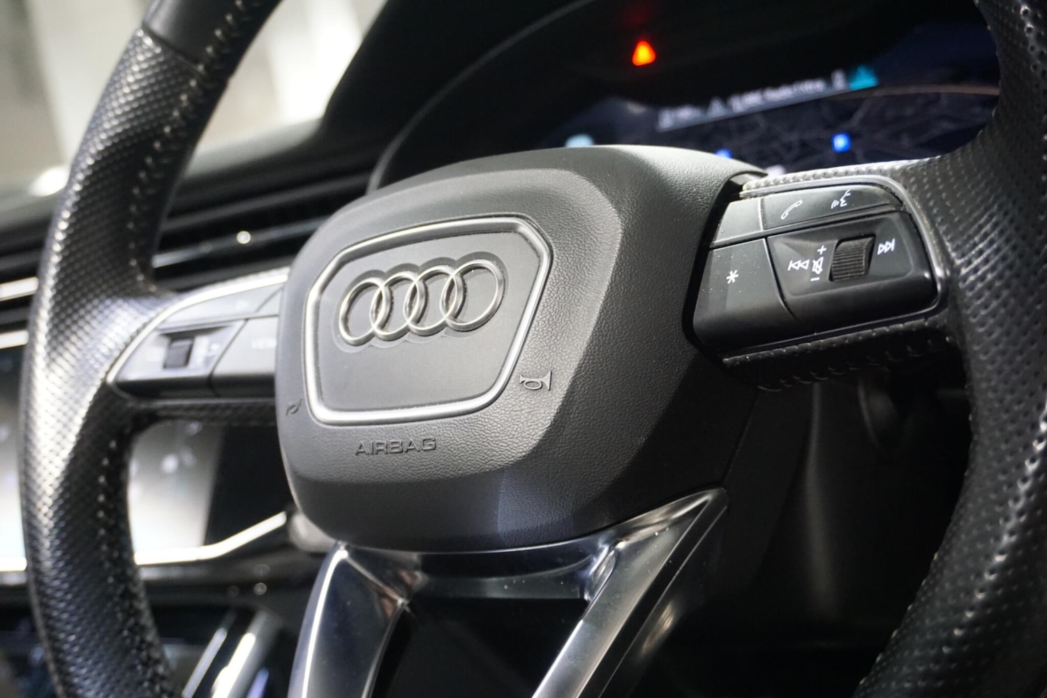 Used Audi SQ7 2020 for sale - 76537670: Photo 61