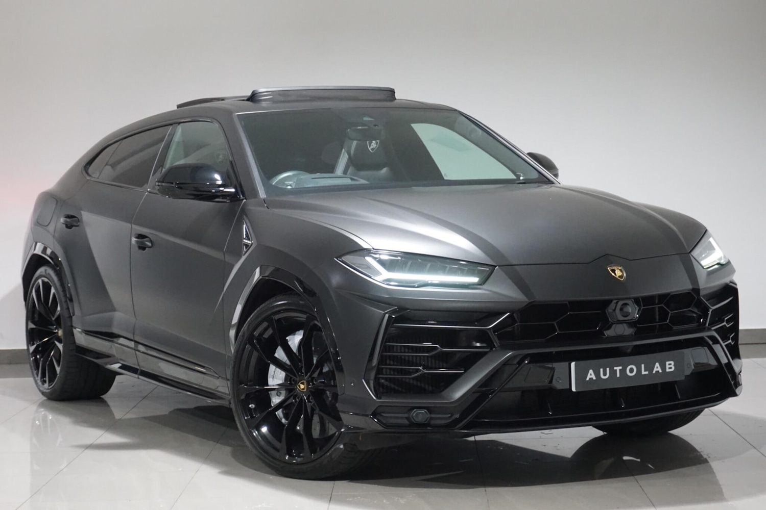 Used Lamborghini Urus 2020 for sale - 76227290: Photo 1