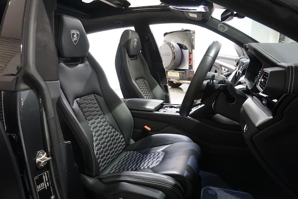 Used Lamborghini Urus 2020 for sale - 76227290: Photo 10