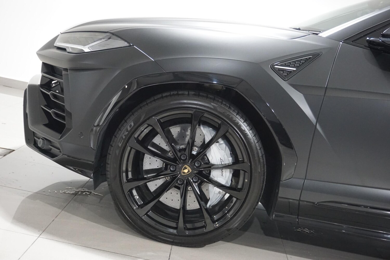 Used Lamborghini Urus 2020 for sale - 76227290: Photo 44