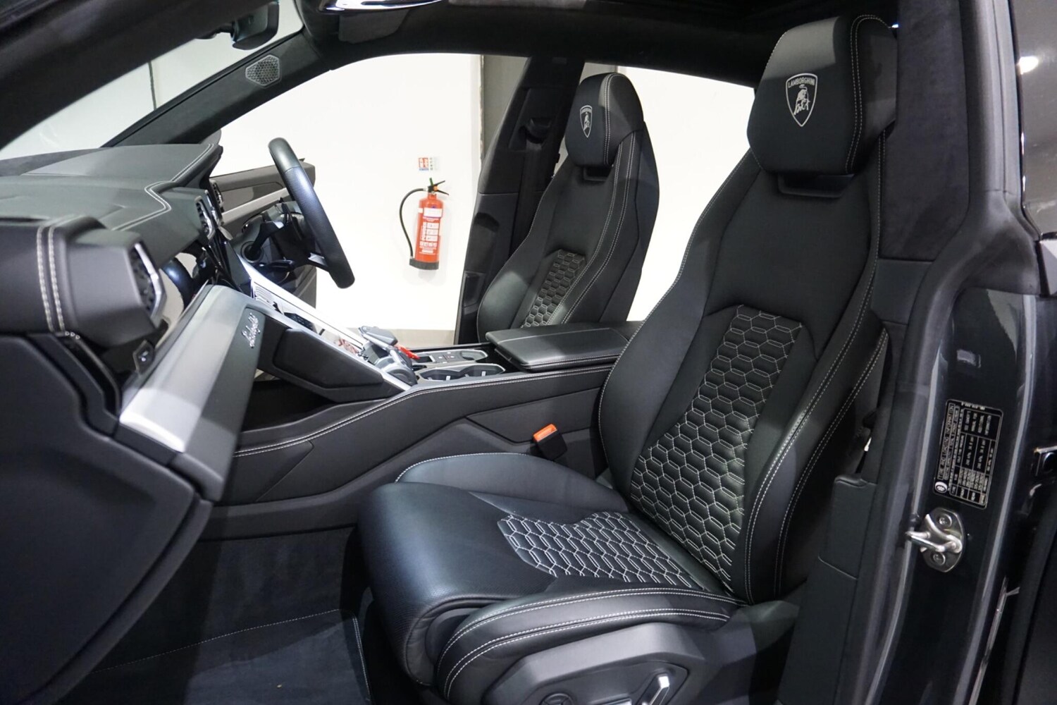 Used Lamborghini Urus 2020 for sale - 76227290: Photo 49