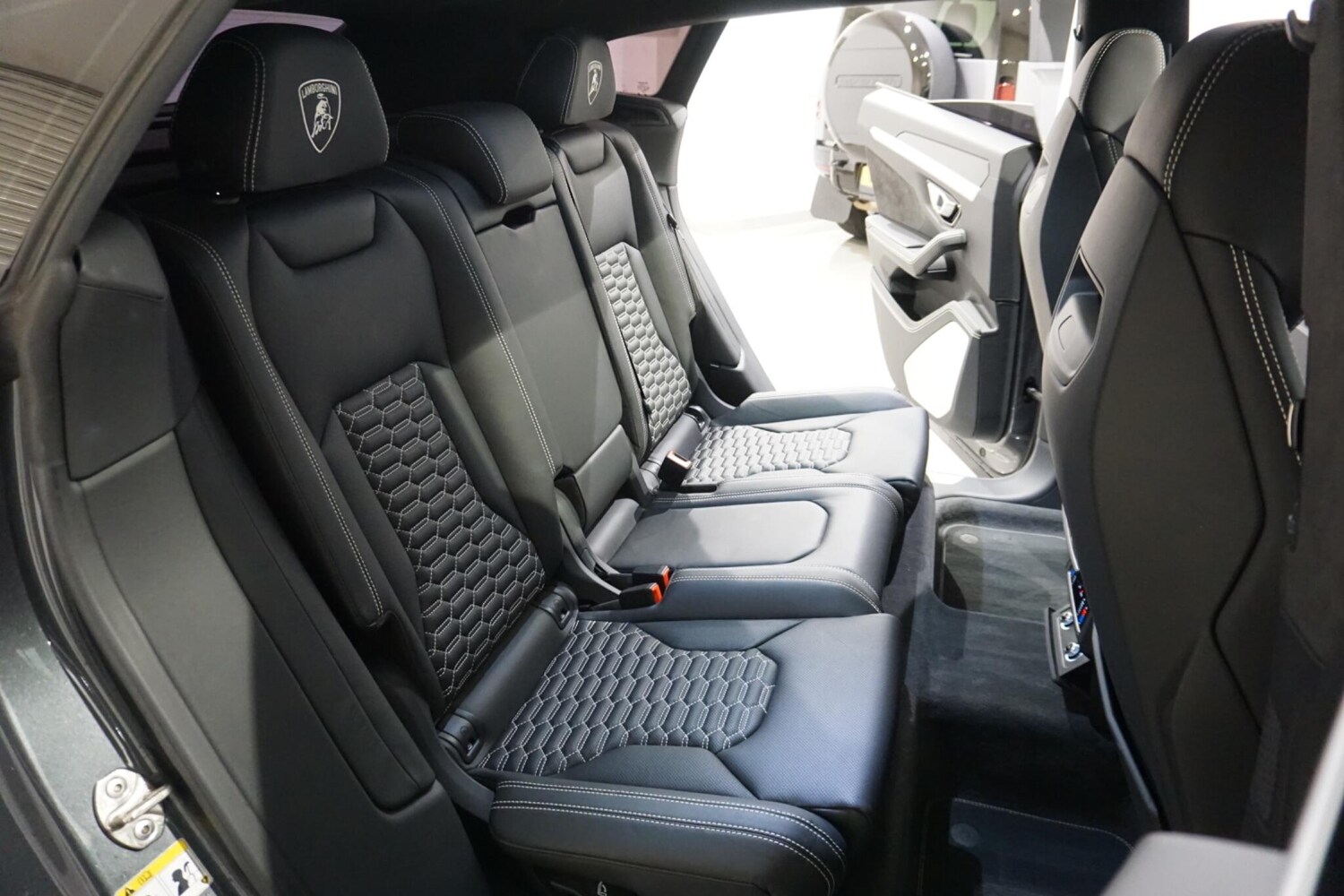 Used Lamborghini Urus 2020 for sale - 76227290: Photo 50