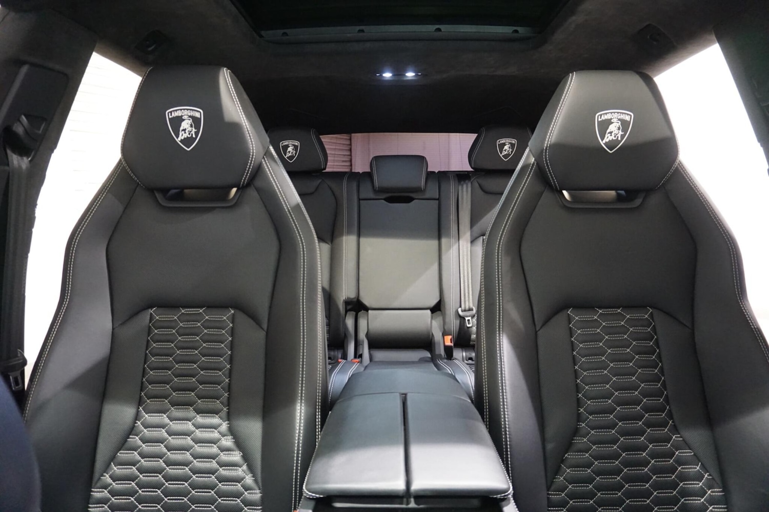 Used Lamborghini Urus 2020 for sale - 76227290: Photo 6