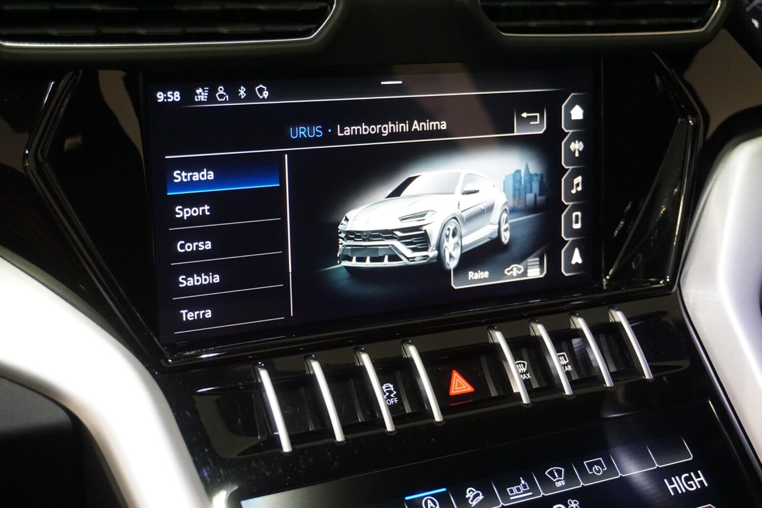 Used Lamborghini Urus 2020 for sale - 76227290: Photo 60