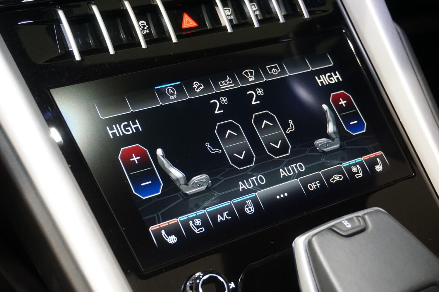 Used Lamborghini Urus 2020 for sale - 76227290: Photo 64