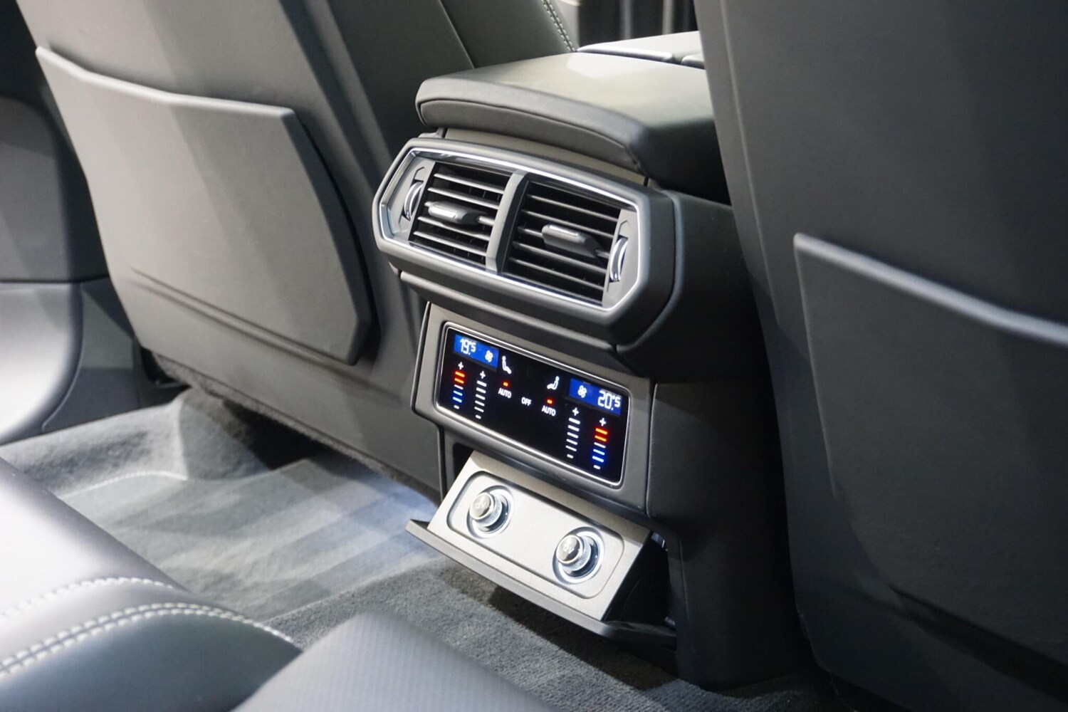 Used Lamborghini Urus 2020 for sale - 76227290: Photo 69