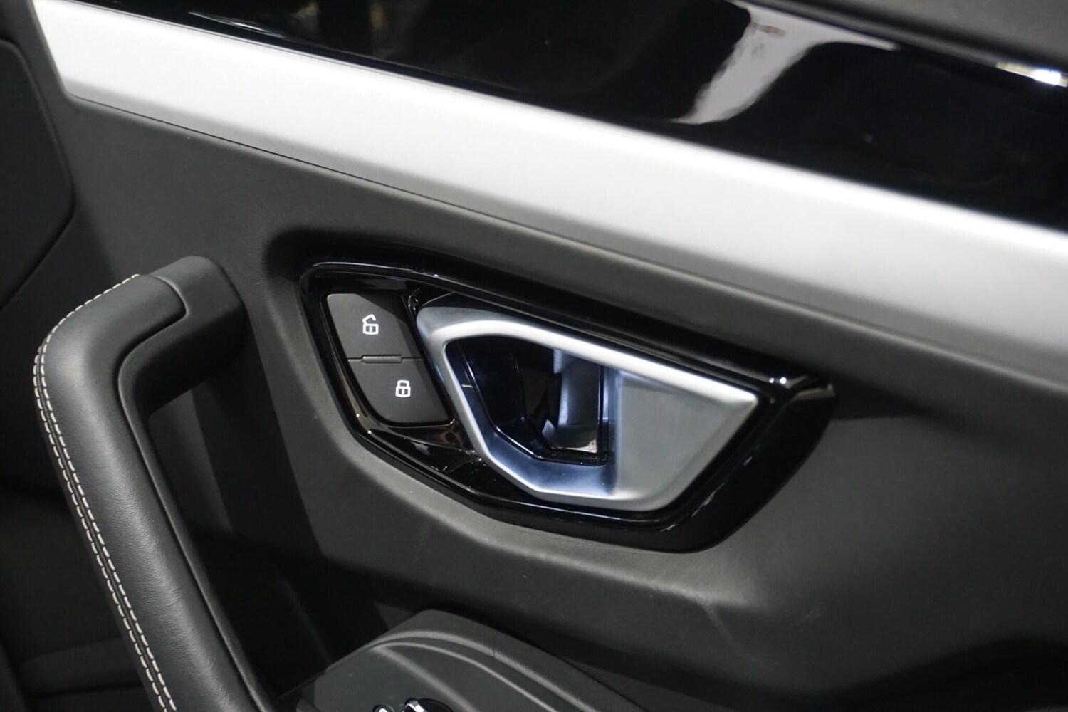 Used Lamborghini Urus 2020 for sale - 76227290: Photo 71