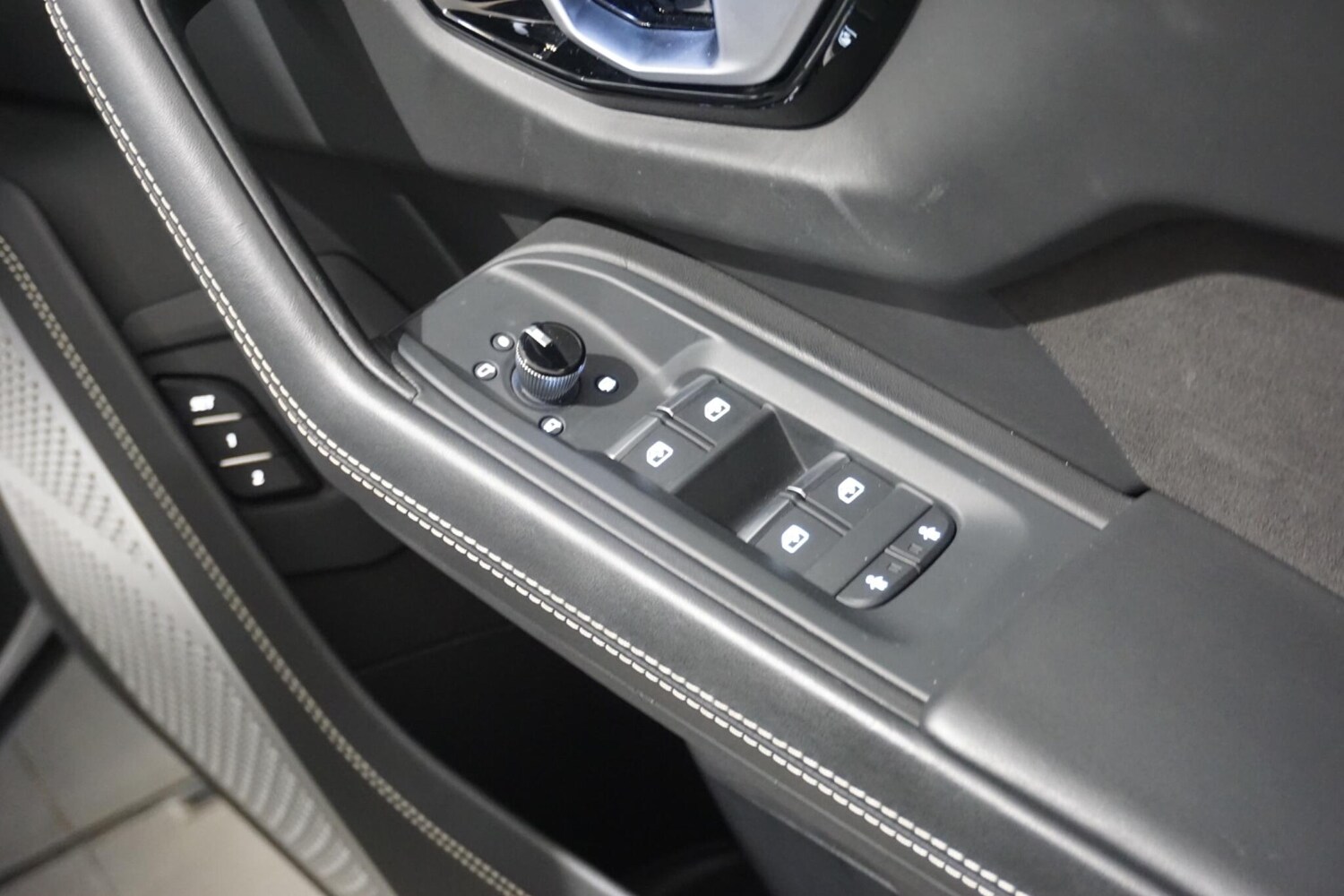 Used Lamborghini Urus 2020 for sale - 76227290: Photo 72