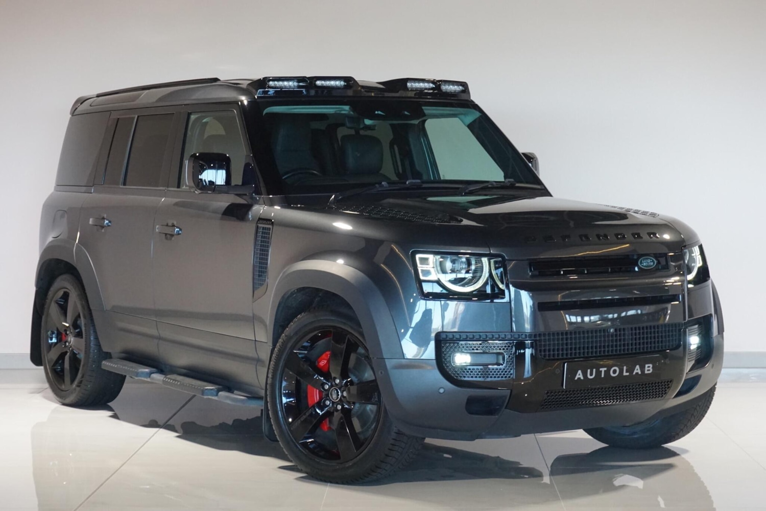 Used Land Rover Defender 110 for sale - 77738344: Photo 1