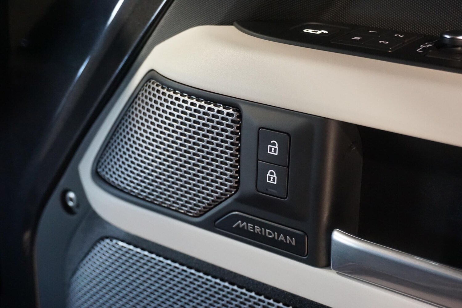 Used Land Rover Defender 110 for sale - 77738344: Photo 18