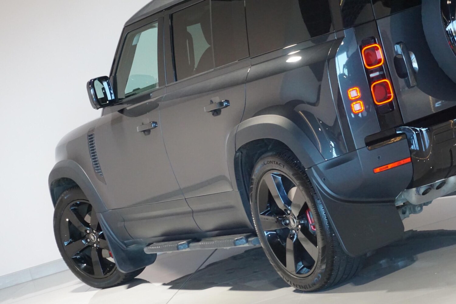 Used Land Rover Defender 110 for sale - 77738344: Photo 41